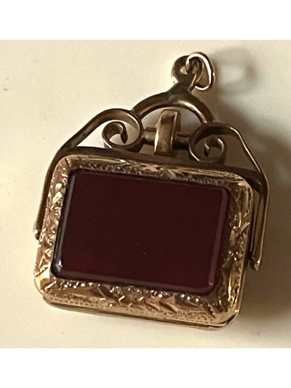 Antique Victorian Onyx & Carnelian Yellow Gold Tone Spinner Charm Locket With Or